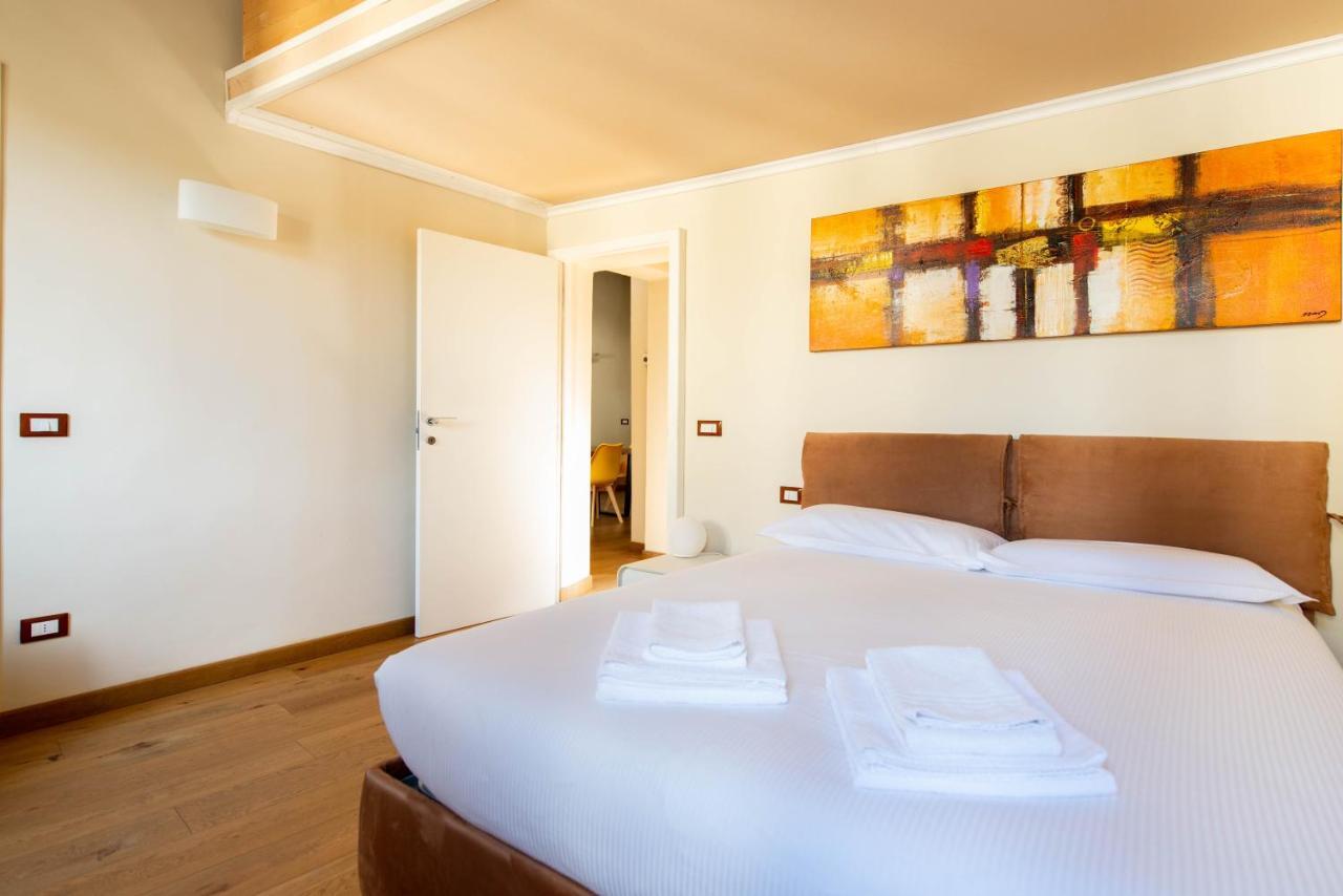 Modern, Bright Near Boboli Gardens & Santo Spirito - Homeunity Firenze Eksteriør billede